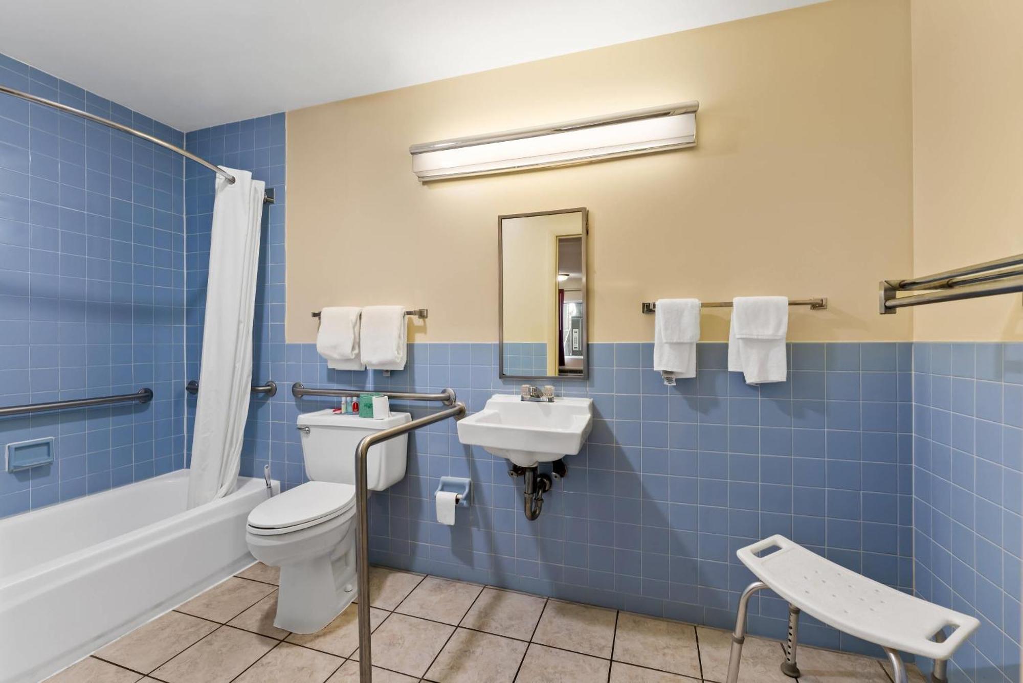 Econo Lodge Fredericksburg Near I-95 Zewnętrze zdjęcie