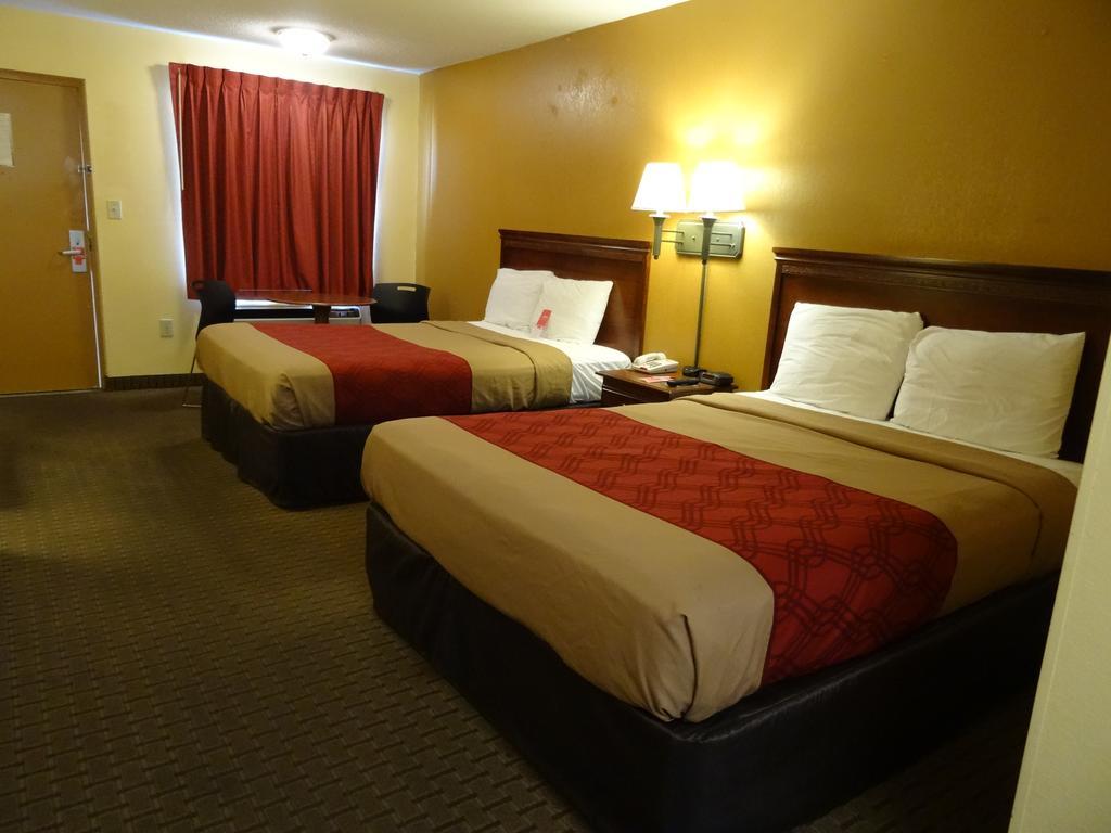 Econo Lodge Fredericksburg Near I-95 Zewnętrze zdjęcie
